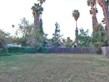 HUGE backyard with endless possibilities: putting green, pool and pool house, guest house, tennis court, aviary, etc. 4459 Oakwood Pl., Riverside